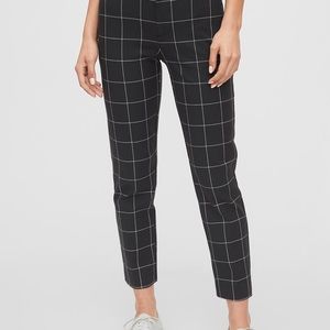 GAP Women’s Pull On Slim Fit Ankle Pants